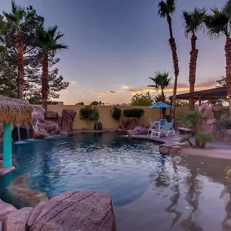 Villa Gordal - Enormous Villa In Las Vegas With 39 Sleeps